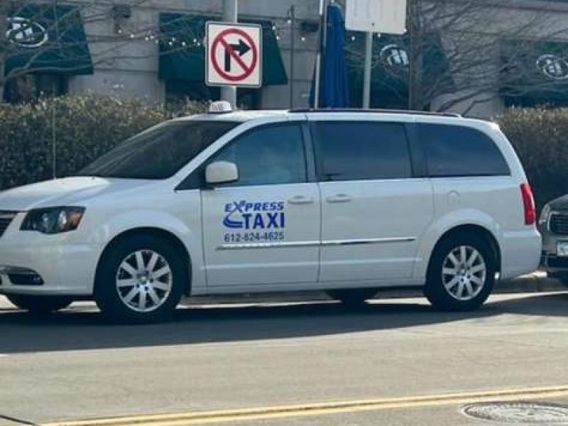 Express-taxi-minneapolis (6)